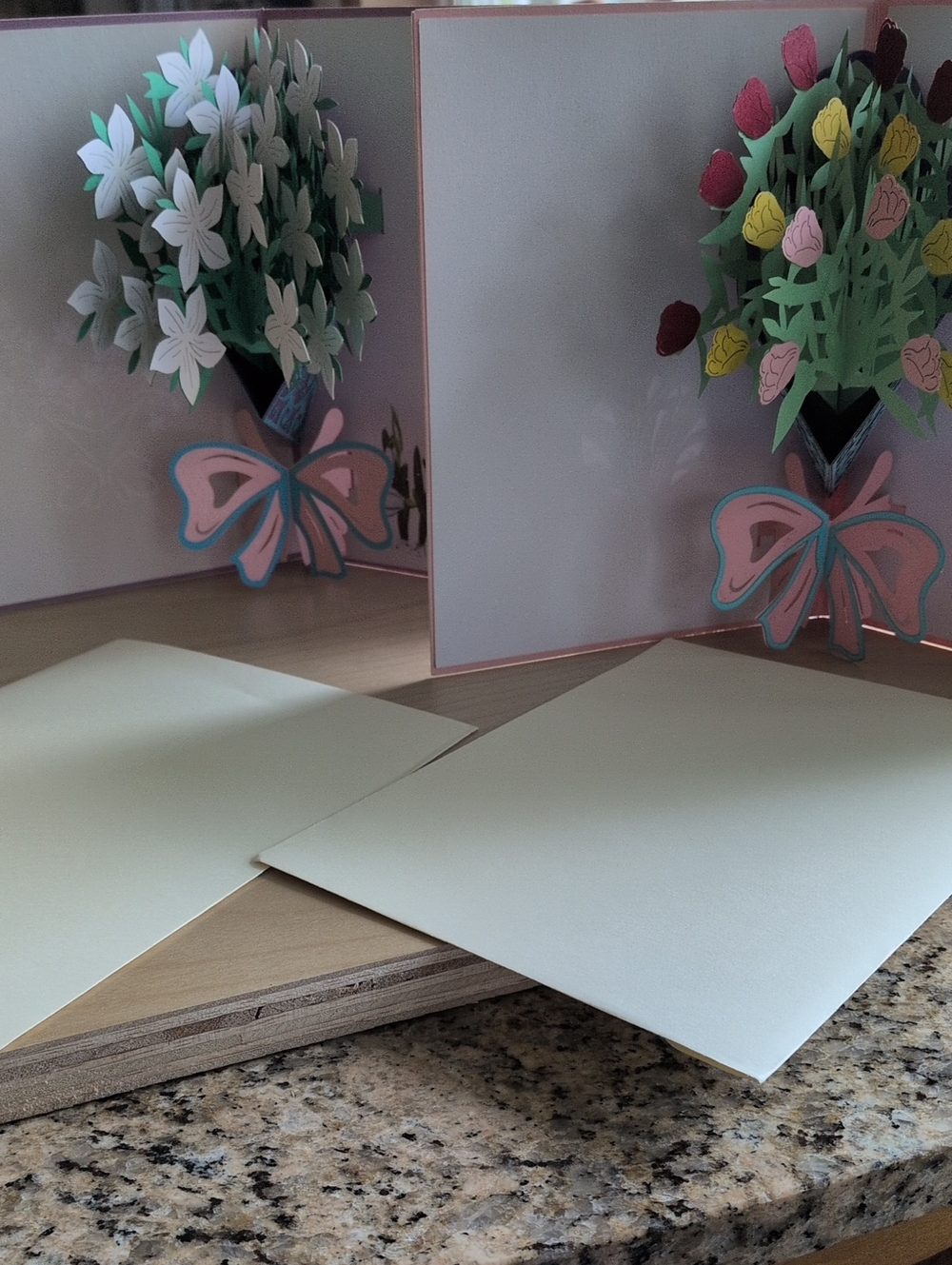 Pretty Pop-Up Floral Bouquet 2 Greeting Cards - Vintage With Envelopes